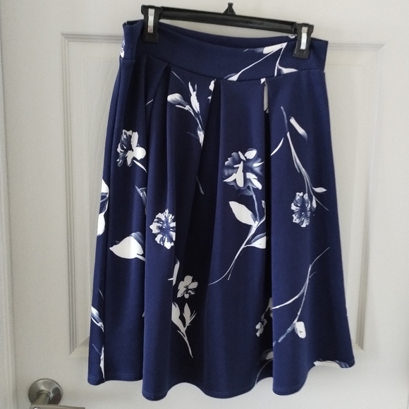 See You Monday Dresses & Skirts - See You Monday Floral Skirt Size L